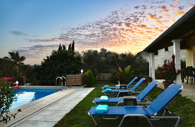 Green Family Villa: Eco friendly, pool, A/C, WiFi
