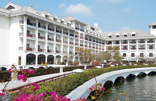 Green Field Hotel