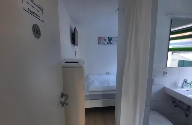 Green Hill Rooms