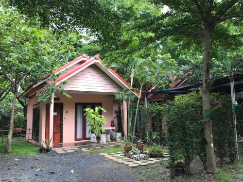 Green Leaf Resort