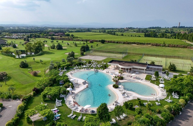 Green Living Apartment Chervo Golf Resort