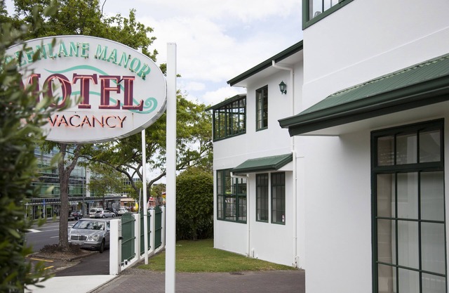 Greenlane Manor Motel