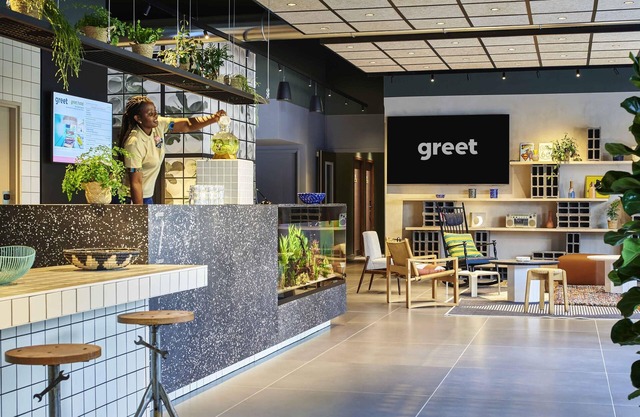greet Hotel Paris porte de la Chapelle - Aréna