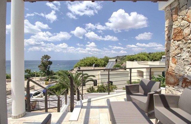 Greg Bay - Two Bedroom House, Sleeps 4