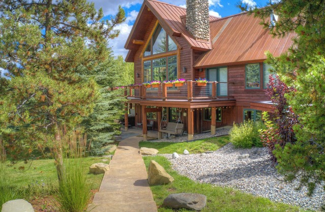 Grey Owl Suite/Hot Tub