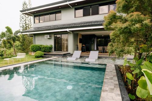 Grey Rock Mountain Villa w/Private Pool & Jacuzzi