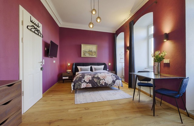 Grimm's Schlossapartments - Brave little tailor