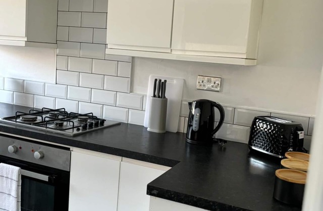 Grimsby Workers Haven 4 Bed Renovated House Sleeps 8n
