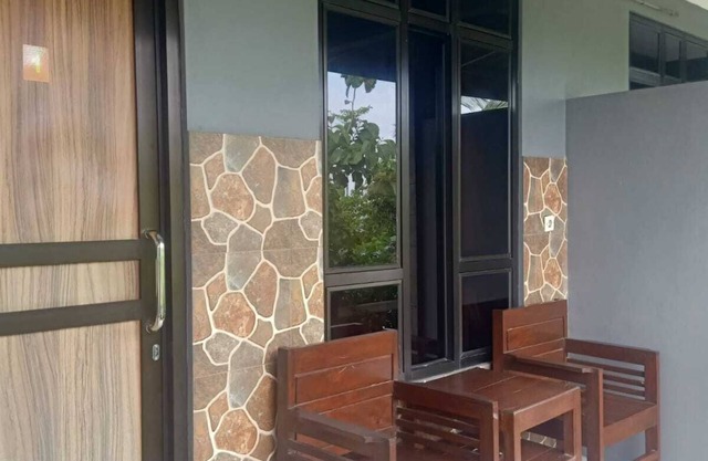 GRIYA SALAMAN HOMESTAY PANTAI WEDIOMBO