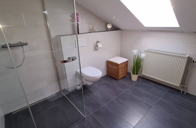 Große 100m2-ferienwohnung im Dachgeschoss für 6 Personen