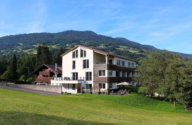 Große Ferienwohnung für bis zu 10 Personen mit 3 Slafzimmer, Garten und Sauna