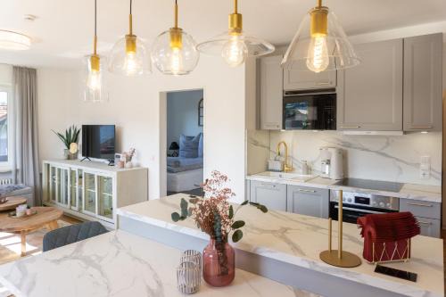 Große helle moderne Wohnung mit Balkon und Aussicht HBS
