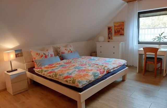 Große, helle Wohnung mit sonnigem Balkon