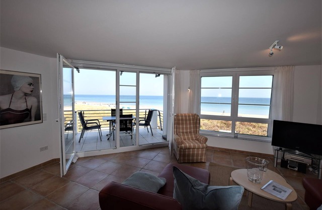 Große Moderne Ferienwohnung mit Traumhaften Blick Über die Ostsee und dem Weißen