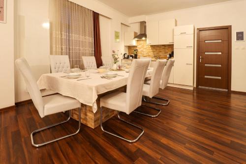 Großes, vollausgestattes Apartment für 5 Personen mit WLAN, vollausgestatteter Küche, Waschmaschine und Trockner