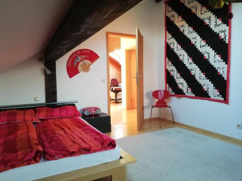 Großzügige und kunstvolle Dachgeschosswohnung