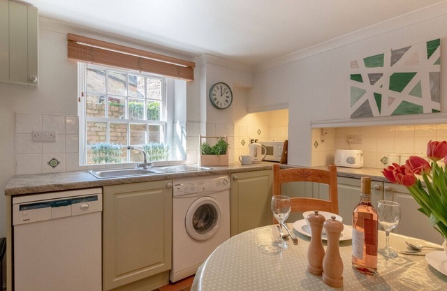 Grocers Cottage - One Bedroom House, Sleeps 2