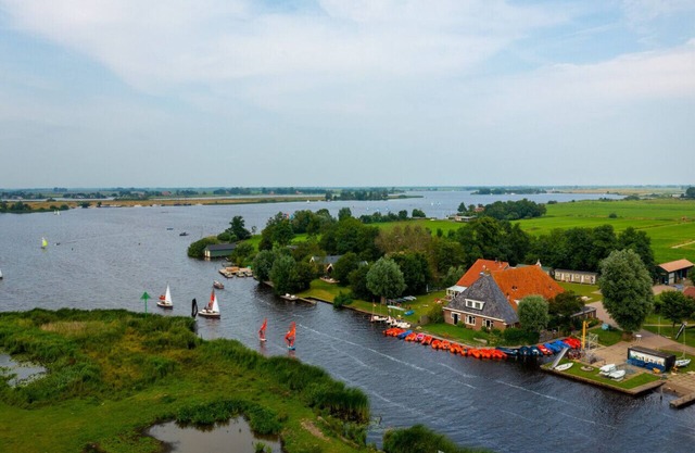 Groepsaccommodatie aan open vaarwater tot 150 personen