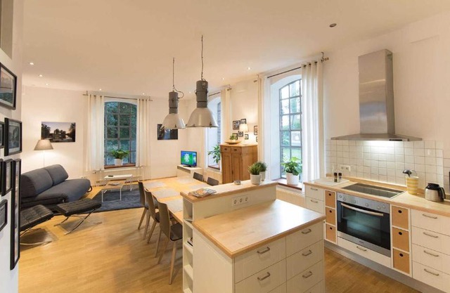 Grosse Luxus-Ferienwohnung im alten Lokschuppen