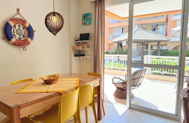 Ground floor apartment, between pools, sun and beach