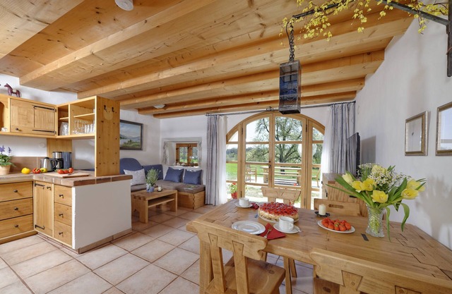 Ground floor apartment with terrace near Lake Chiemsee
