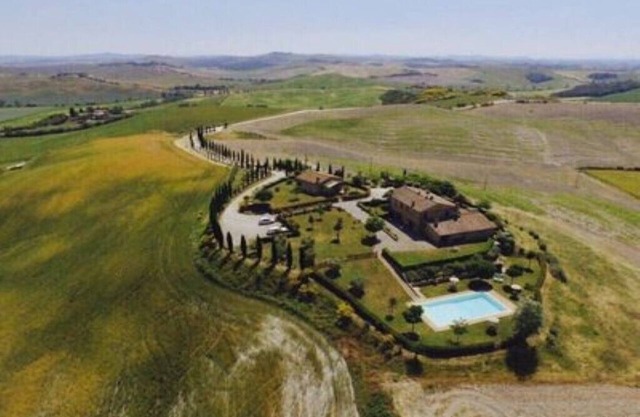 Ground floor apartment with garden in the Tuscan countryside