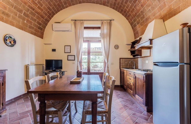 Ground floor apartment with one double bedroom
