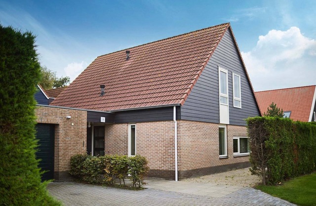 Group Accommodation in Zeeland with Garden