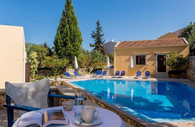 Group Accomodation, Heliopetra Studios And Houses