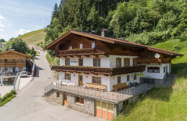 Group home with terrace, balcony and ski storage