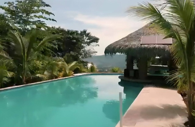 Group-Friendly Eco Lodge w/Pool, Spa & Retreat Amenities
