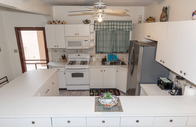 (Group Villa) Eagles Nest by the Beach