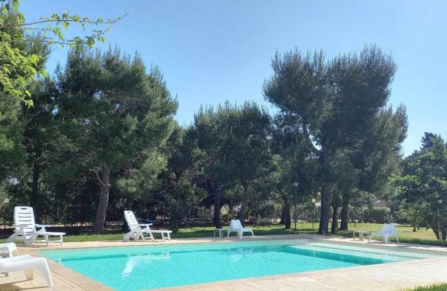 Group villa, pool,12 guests, 2 independent villas, bbq, 3 km sandy beaches