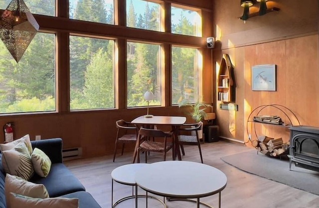 Groups! Peep Our Groovy Green Creekside Chalet w/ Parking for 8 Cars! Wow!