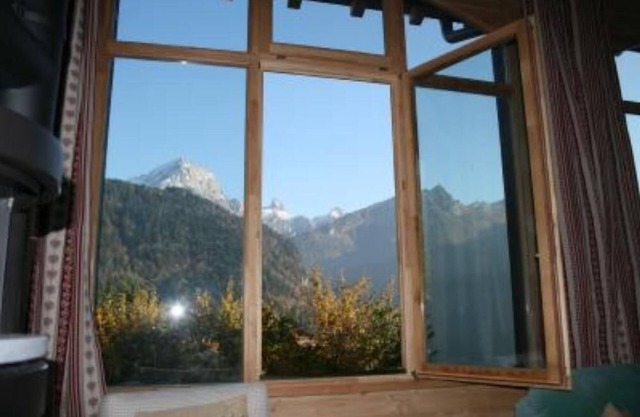 Gryon: spacious, bright apartment in authentic village