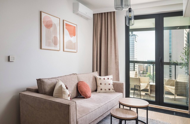 Grzybowska Beige City View Apartment