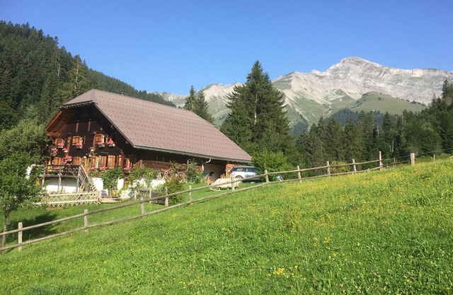 Gstaad/Rougemont Beautiful chalet, Panoramic views, 4/5 bedrooms, sleeps 8.