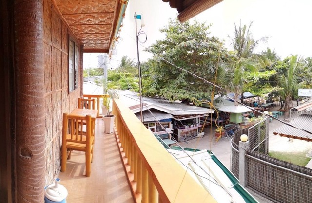 Guanna's Place Room and Resto Bar