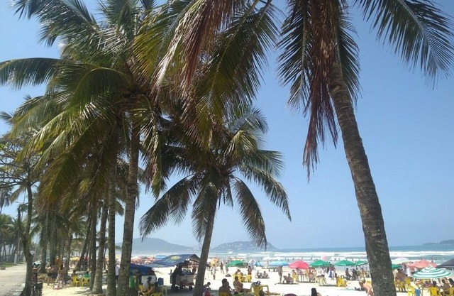 Guarujá apartment, best point of Enseada beach, 150 ms from the beach