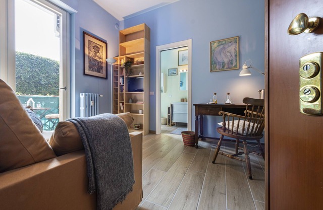 Guastalla lovely studio with romantic terrace