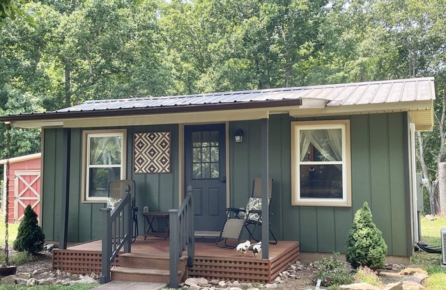 Guest Cabin at Good Earth Farm - 12 mins to TIEC