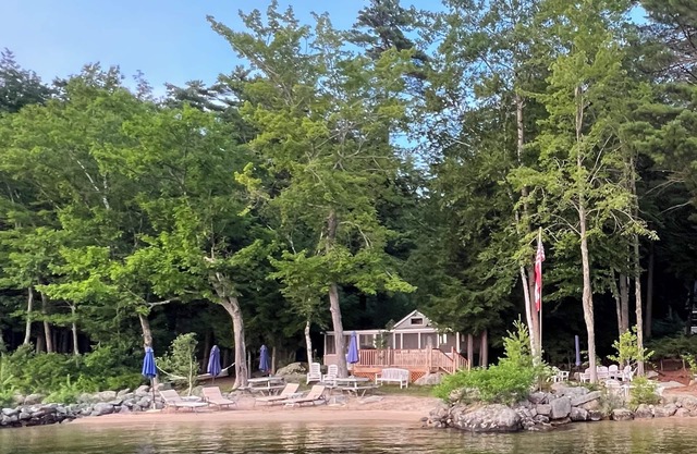 Guest Cottage on an Estate Property w/330 ft waterfront, & 3 sandy beaches.