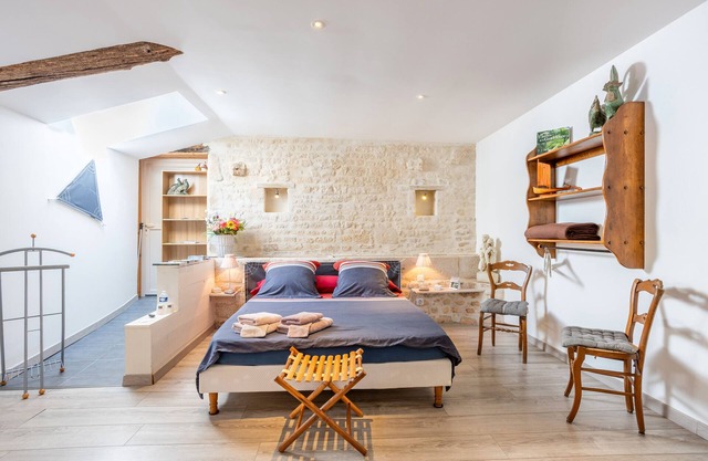 Guest Room "Chez Jacques - Océanide" with Private Terrace, Wi-Fi and Air Conditioning