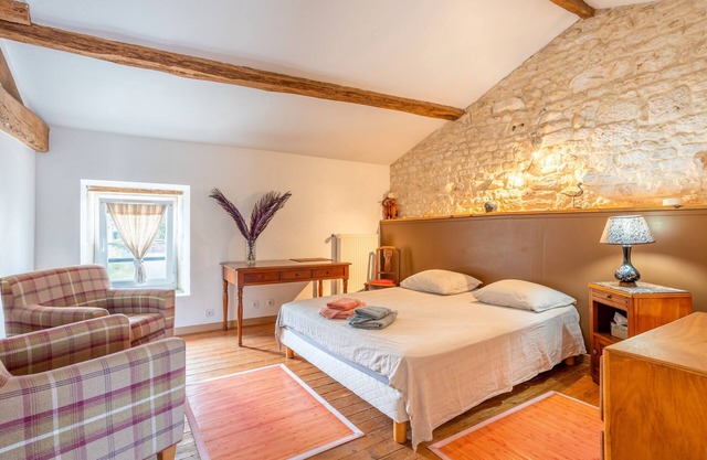 Guest Room 'The Suite One or Two Bedrooms' with Shared Terrace, Shared Garden and Wi-Fi