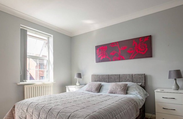 Guest Homes | 5 Bed Home in Brough