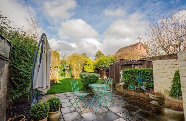 Guest Homes | Over the Bridge Cottage