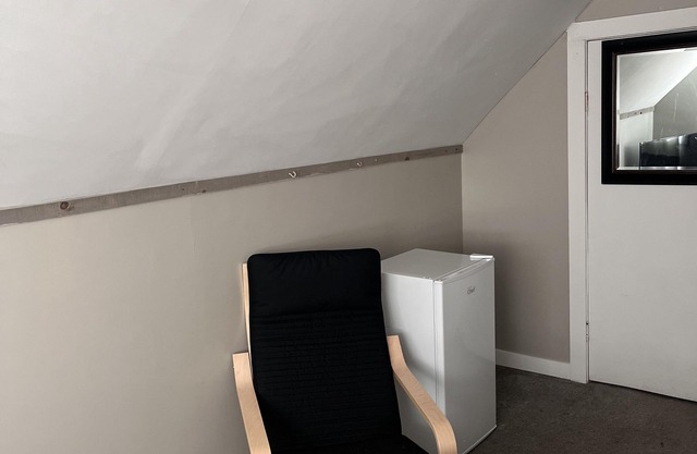 Guest House - At heart of Winnipeg close access to the airport and downtown area