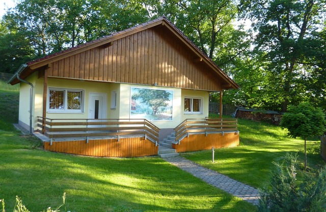 Guest House 'Gästehaus - Appartement Rechts' with Private Terrace, Private Garden and Wi-Fi