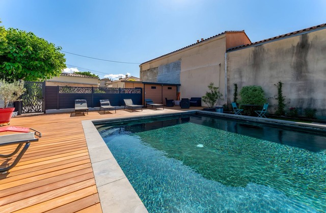 Guest House 'Double Supérieure' with Shared Pool, Private Terrace and Wi-Fi
