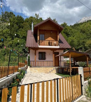 Guest House Shtëpiza Theth